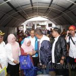 Mensos bersama Bupati Pandeglang saat meninjau lokasi korban Tsunami Selat Sunda