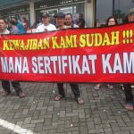 Warga Bumi Indah Pasar Kemis pertanyakan sertifikat mereka pada pengembang