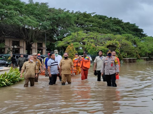 Kapolres Cilegon Tinjau Lokasi Banjir