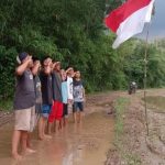 Pemuda Patia peringati Hari Sumpah Pemuda di lokasi jalan berlumpur