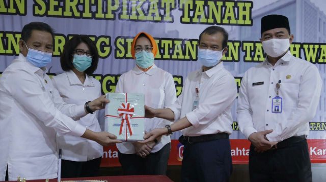 Pemkot Tangsel terima sertifikat tanah dari BPN