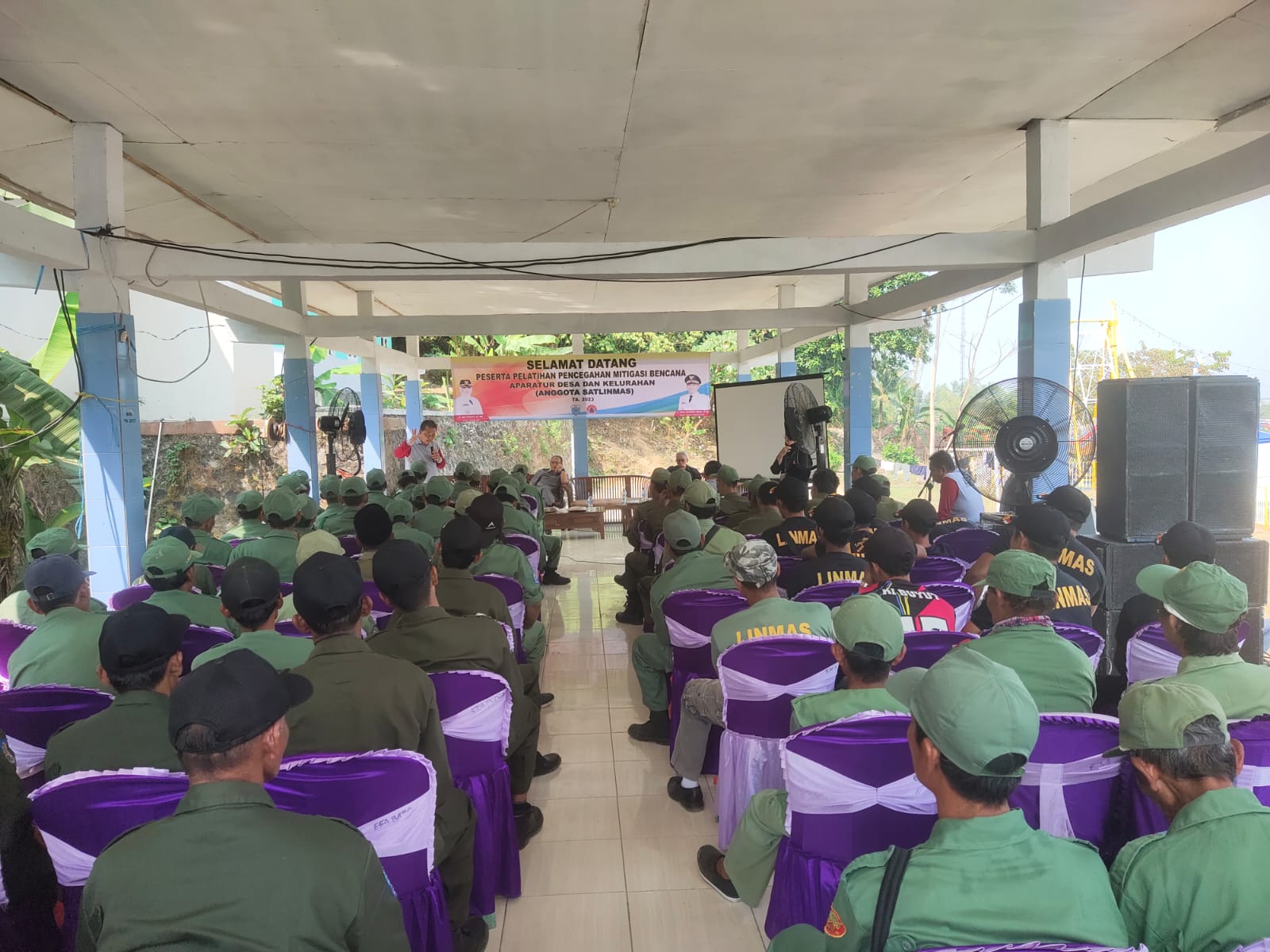 Anggota Linmas Se-Kecamatan Pulosari Ikuti Latihan Pencegahan Mitigasi Bencana