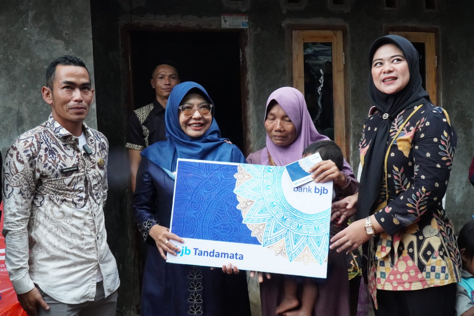Pastikan Kualitas Rumah Layak Huni, Bupati Dewi Tinjau Program BSPS