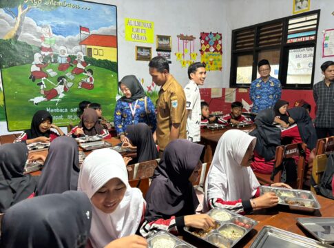 Melihat Anak Lahap Makan, PIC MBG Puncak Manik: Lelah Langsung Hilang Tak Tersisa