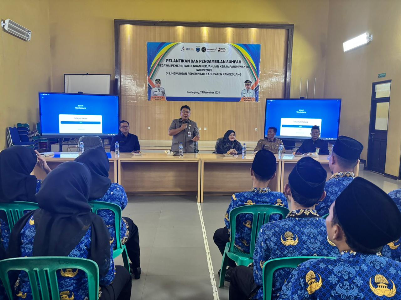 Pesan Plt Camat Pulosari Saat Ambil Sumpah PPPK PW: Bekerja dengan Kesadaran, Bukan Karena Diawasi